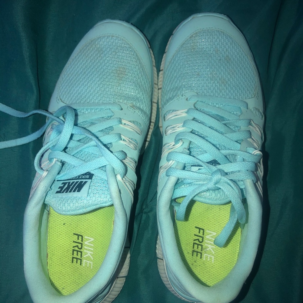 Women’s Nike Free Run shoes
